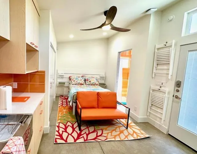 Maison d'hôtes Tiny House Centrally Located In Great Neighborhood *
