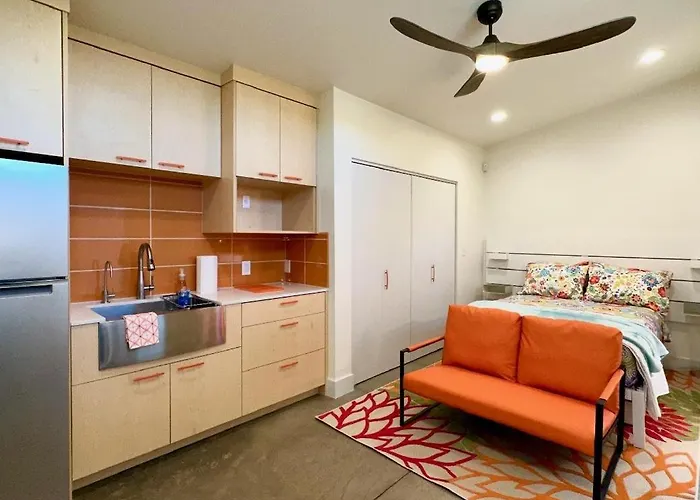 Maison d'hôtes Tiny House Centrally Located In Great Neighborhood *