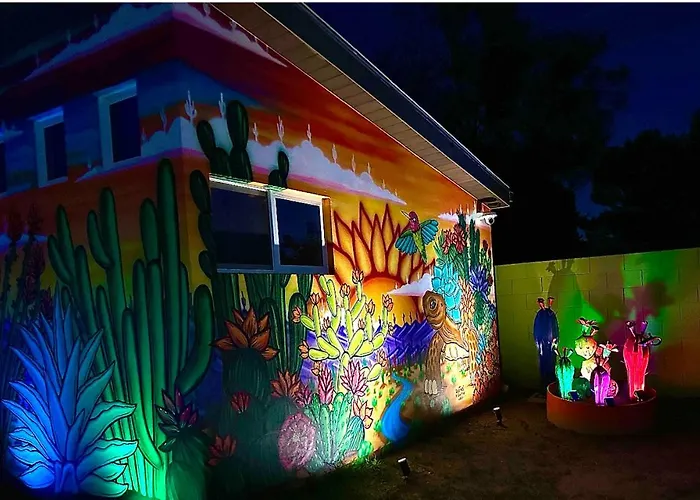 Tiny House Centrally Located In Great Neighborhood