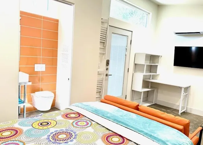 Maison d'hôtes Tiny House Centrally Located In Great Neighborhood